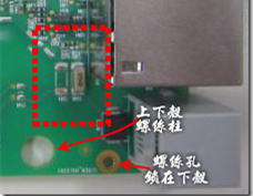 有人認(rèn)為電容旁邊已經(jīng)有螺絲將電路板固定于機(jī)殼上了，不應(yīng)該發(fā)生電路板彎曲的現(xiàn)象才對。