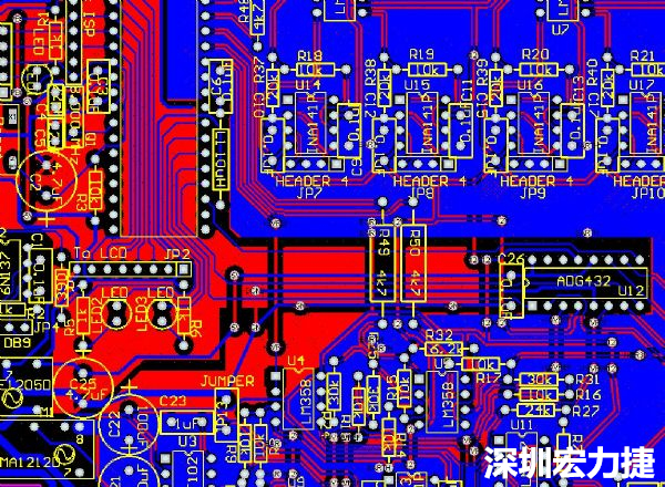 一般產(chǎn)品的PCB設(shè)計，多數(shù)先決定元件布局，再進行線路連接，于元件位置就先改善干擾問題，再從線路細節(jié)著手改善產(chǎn)品。